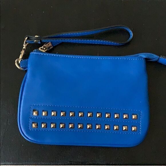 STUDDED WRISTLET (from Italy) - Picture 1 of 4